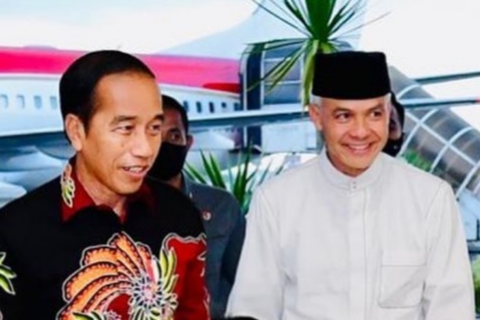 Presiden Jokowi terlihat bahagia usai Ganjar Pranowo dicapreskan oleh Ketua Umum PDIP Megawati Soekarnoputri. (Foto Instagram.com/@_yusufmuhammad_)