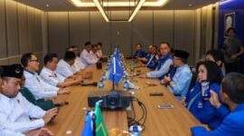 Pertemuan Ketua Umum Partai Bulan Bintang (PBB) Yusril Ihza Mahendra bertemu Ketua Umum Partai Amanat Nasional (PAN) Zulkifli Hasan. (Instagram.com/@inehakim)