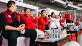 Menteri Pertahanan Prabowo bersama Presiden Jokowi dan Ketua Umum PSSI  Erick Thohir. (Instagram.com/@prabowo)