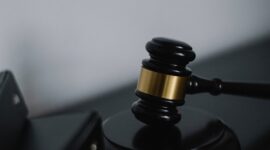 Sidang pidana perkara penggelapan. (Pexels.com/sora shimazaki)
