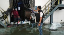 Karyawan pabrik peleburan biji plastik mengalami luka bakar. (Dok. Polres Bogor) 
