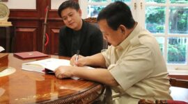 Menteri Pertahanan Prabowo Subianto bersama Chef Bobon Santoso. (Instagram.com/@bobonsantoso)