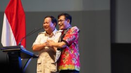 Budiman Sudjatmiko bersama Prabowo mendeklarasikan Kelompok Relawan Prabowo-Budiman Bersatu (Prabu) di Semarang. (Dok. Tim Media Prabowo)
