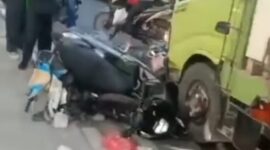 Tangkapa Layar, Kecelakaan truk yang menabrak tujuh pemotor lawan arah di Jalan Lenteng Agung, Jagakarsa, Jakarta Selatan. (Instagram.com/@sekitar.jaksel) 

