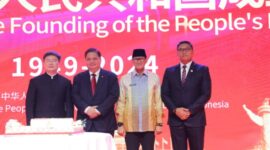 Wakil Menteri Pertanian (Wamentan) Sudaryono (Kanan) saat menghadiri undangan dalam acara National Day Reception of the Chinese Embassy in Indonesia di Jakarta, Kamis 19 September 2024 malam. (Dok. Kementerian Pertanian) 
