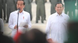 Presiden RI Joko Widodo bersama Menteri Pertahanan sekaligus presiden RI terpilih Prabowo Subianto. (Facebook.com @Prabowo Subianto)