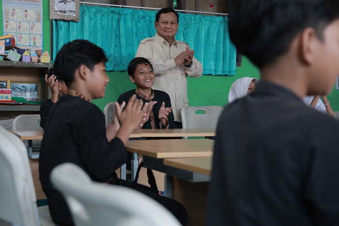 Presiden RI Prabowo Subianto dalam acara peringatan Hari Pendidikan Nasional 2025 di SDN Cimahpar 5. (Dok. Tim Media Prabowo)

