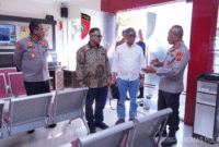 Kapolda Jabar Irjen Rudi Setiawan menyambut hangat tim juri Kompolnas Award 2025 di Aula Herman Sudjanadiwirja, Senin (23/6/2025). (Dok. mediahub.polri.go.id)
