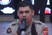 Kombes Pol. Hendra Rochmawan, Kepala Bidang Humas Polda Jawa Barat, kekerasan yang dialami Reni bukan hanya fisik. (Dok. tribratanews.jabar.polri.go.id)