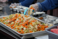 Gubernur Jabar Dedi Mulyadi menanggapi serius kasus keracunan 364 siswa MBG di KBB, janji evaluasi menyeluruh program pangan. Menuntut transparansi. (Dok. Bgn.go.id)